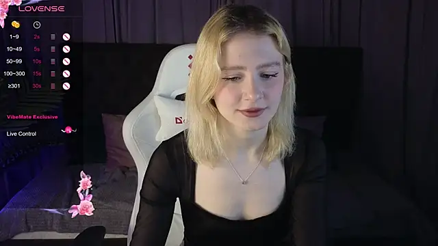 Snapshot of jenny_bunny_ chatting on March 8, 2025, 1:39 am jenny bunny online show from March 8, 2025, 1:39 am