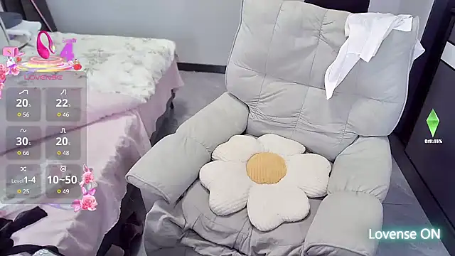 Feifei-cn online show from October 22, 2025, 6:57 am