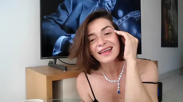 Liloo8923 online show from September 13, 2025, 1:00 pm