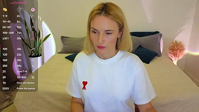 AlisssaRose online show from November 27, 2025, 6:19 pm