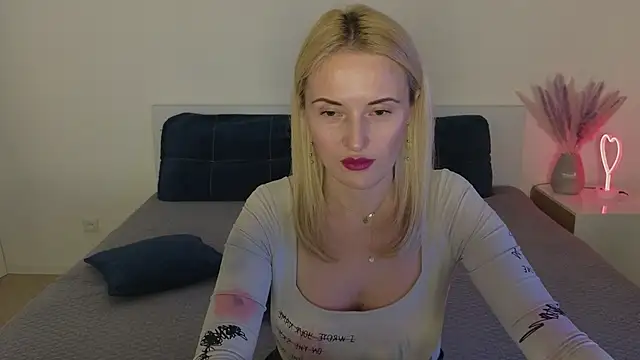 AlisssaRose online show from January 7, 2025, 11:03 pm