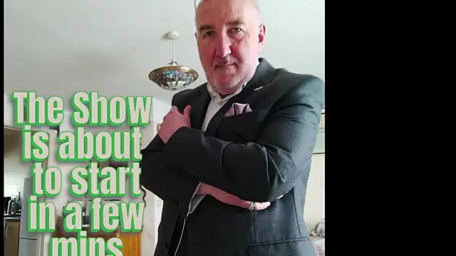 Adamdaddybear online show from November 7, 2025, 7:13 am