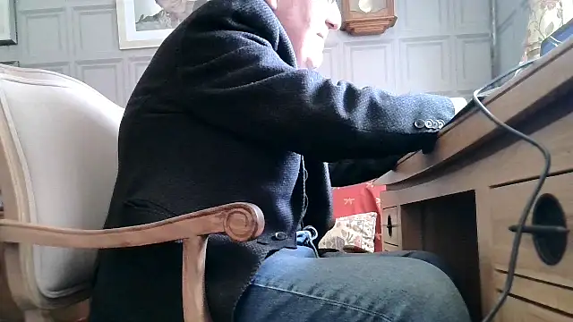 Adamdaddybear online show from February 28, 2025, 2:20 pm