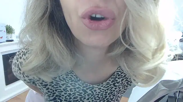 SukyGirl online show from March 7, 2025, 9:51 am