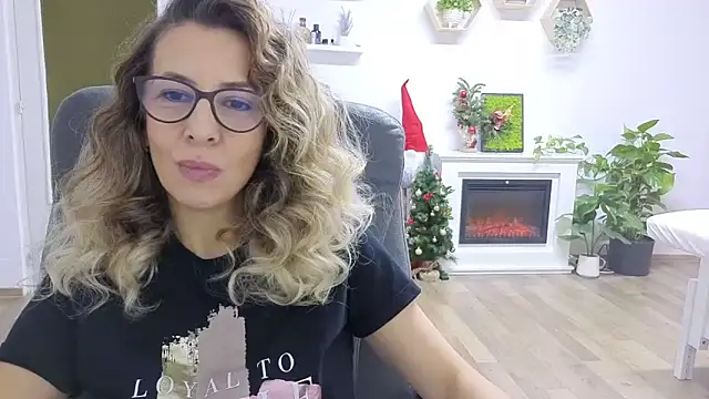 SukyGirl online show from December 2, 2025, 11:01 am