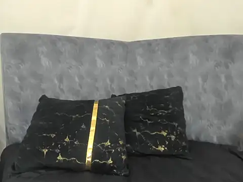 lindacastro02 online show from May 26, 2026, 1:42 pm