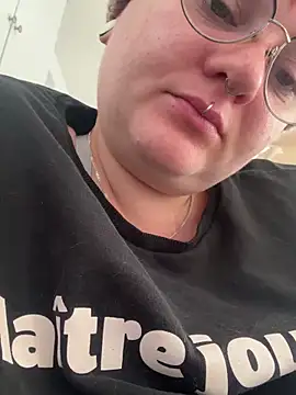 Sweetleeahxx online show from September 18, 2025, 12:52 pm