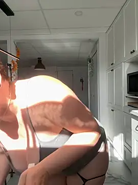 Sweetleeahxx online show from October 15, 2025, 2:47 pm