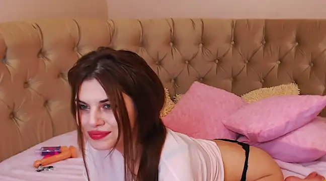 evelonel online show from March 23, 2025, 3:43 am