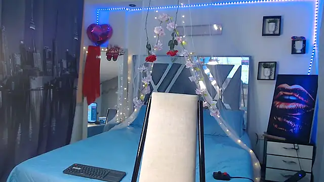 Miapeyton online show from September 10, 2025, 7:35 pm