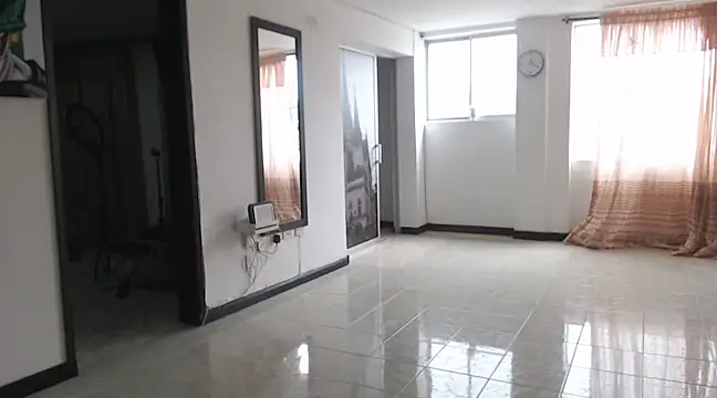 Miapeyton online show from December 8, 2024, 5:22 pm