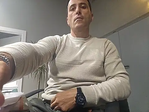 Lucas   81 online show from November 27, 2025, 7:47 pm