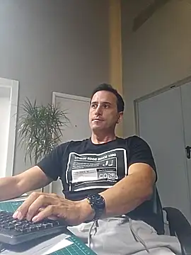 Lucas   81 online show from November 12, 2025, 7:40 pm