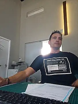 Lucas   81 online show from October 18, 2025, 9:33 am