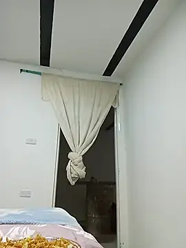 Snapshot of Sara_Brownx chatting on June 1, 2026, 11:59 pm Sara Brownx online show from June 1, 2026, 11:59 pm
