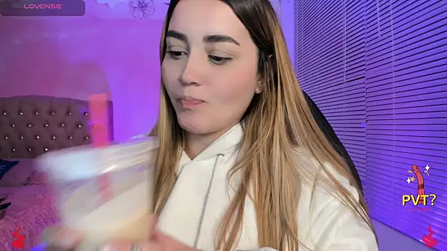 Lucia star   online show from February 18, 2025, 2:38 am