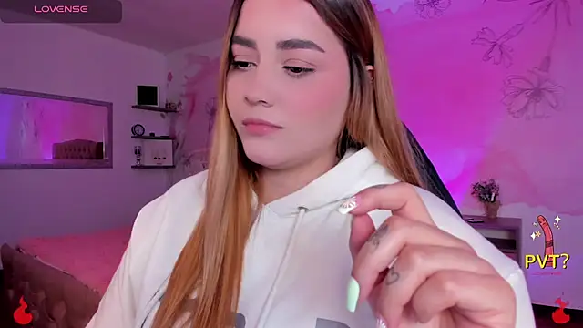 Lucia star   online show from February 22, 2025, 2:28 am