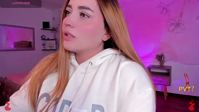 Lucia star   online show from February 22, 2025, 5:44 am