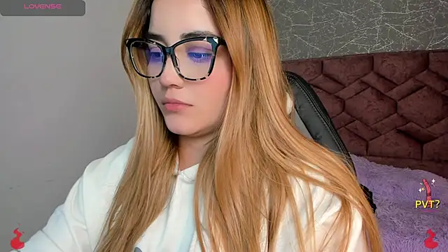 Lucia star   online show from January 28, 2025, 11:07 pm