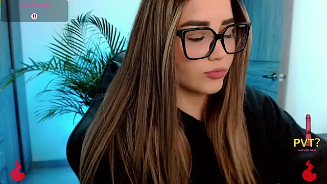 Lucia star   online show from March 25, 2026, 1:06 am