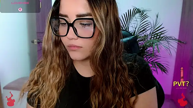 Snapshot of Lucia_star__ chatting on May 11, 2026, 4:04 pm Lucia star online show from May 11, 2026, 4:04 pm