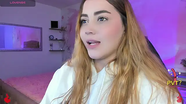 Lucia star   online show from February 12, 2025, 2:56 am