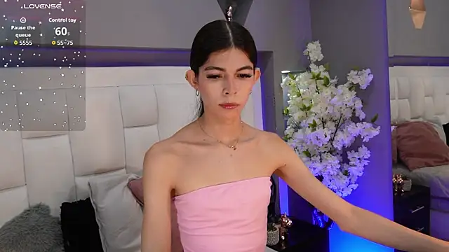 CuteAri online show from October 13, 2025, 8:32 pm