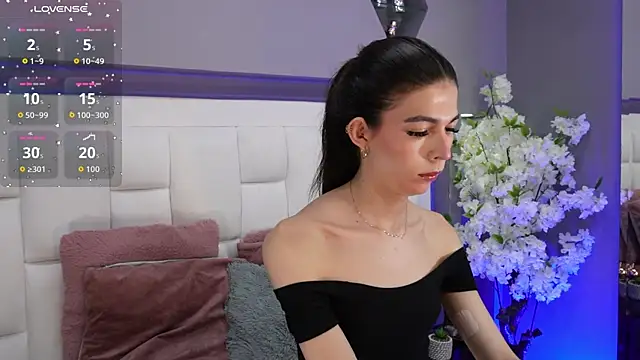 CuteAri online show from October 28, 2025, 9:58 pm