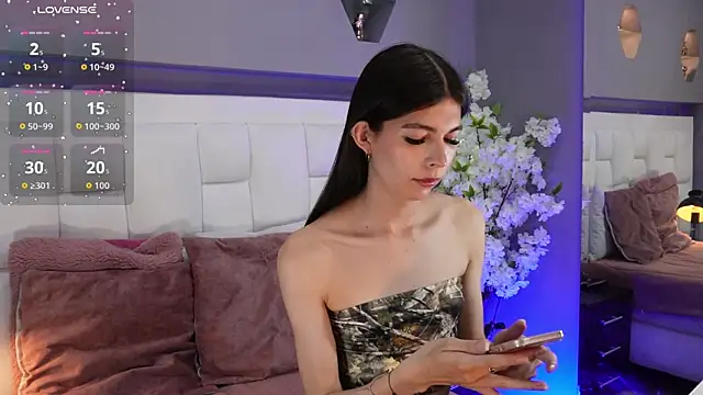 CuteAri online show from October 18, 2025, 8:44 pm