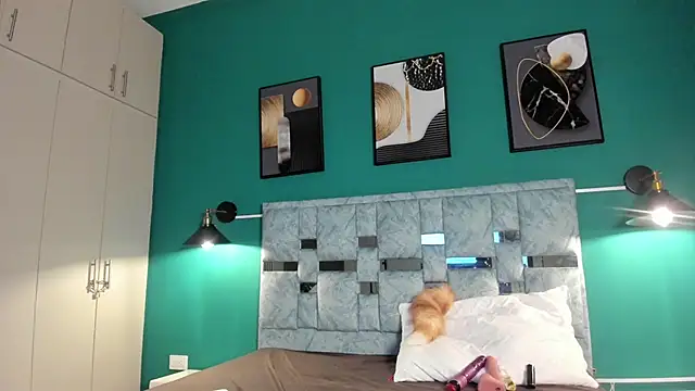 Snapshot of MAVIE_IVANOVA chatting on February 2, 2026, 12:15 pm MAVIE IVANOVA online show from February 2, 2026, 12:15 pm