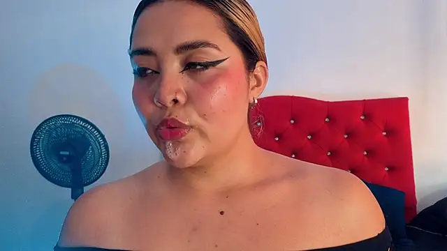 Snapshot of Agatha_humidity chatting on June 18, 2026, 7:41 pm Agatha humidity online show from June 18, 2026, 7:41 pm