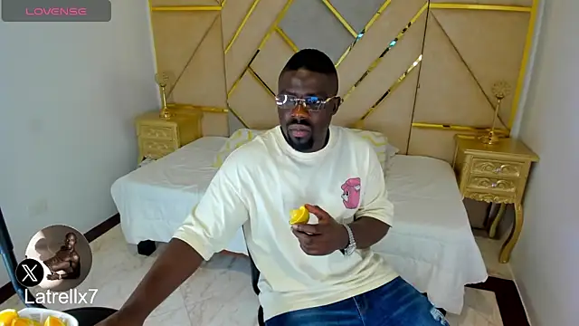 Snapshot of Latrellx7 chatting on November 11, 2025, 2:39 am Latrellx7 online show from November 11, 2025, 2:39 am