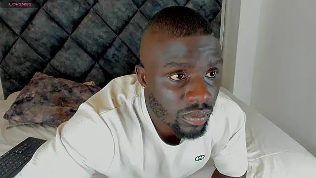 Snapshot of Latrellx7 chatting on September 16, 2025, 3:40 am Latrellx7 online show from September 16, 2025, 3:40 am