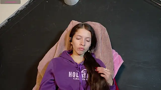 sweetdam12 online show from October 8, 2025, 10:43 pm