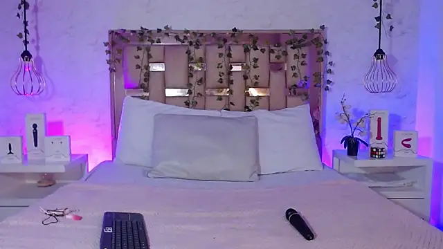 GigiVolkova online show from September 10, 2025, 8:19 pm