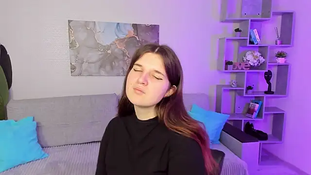 BonneyLove online show from September 14, 2025, 5:46 pm