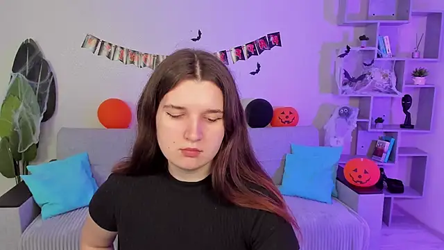 BonneyLove online show from November 3, 2025, 5:38 pm