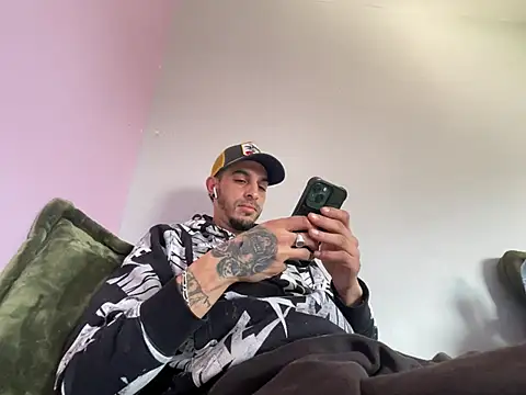 Rebeu313 online show from February 20, 2026, 1:13 pm