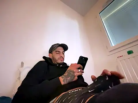 Rebeu313 online show from October 18, 2025, 11:01 am