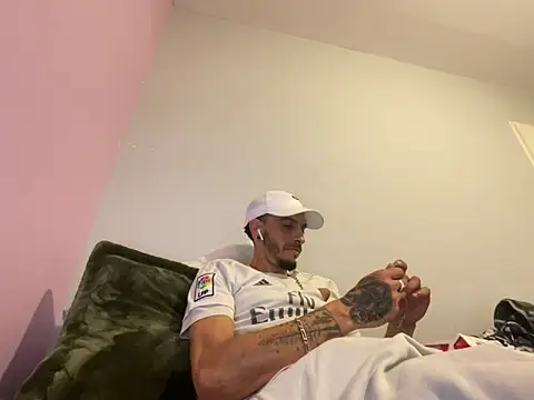 Rebeu313 online show from April 19, 2026, 3:18 am