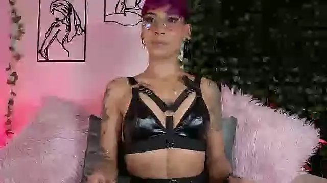 MiaMorgan  online show from October 1, 2025, 12:31 pm