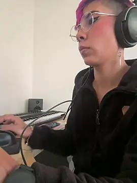 MiaMorgan  online show from February 5, 2026, 1:07 pm