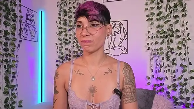 Snapshot of MiaMorgan_ chatting on June 20, 2026, 2:55 pm MiaMorgan online show from June 20, 2026, 2:55 pm