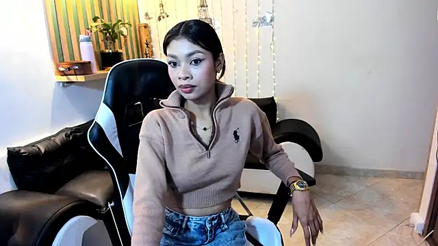 Perla prg online show from April 17, 2026, 1:36 pm