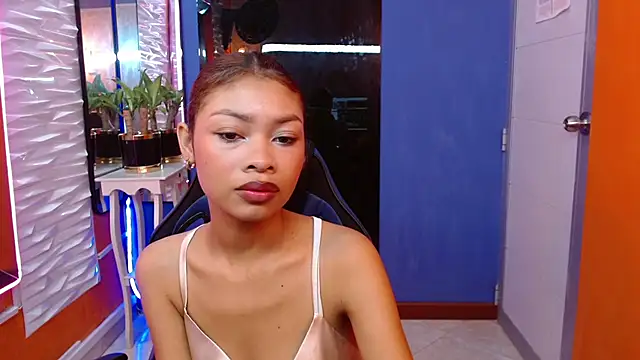 Perla prg online show from March 13, 2025, 12:24 pm