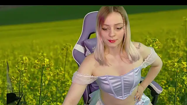 Snapshot of Dolce--Mia---Bianchi__07 chatting on March 2, 2025, 12:14 pm Dolce--Mia---Bianchi 07 online show from March 2, 2025, 12:14 pm