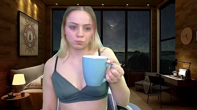 Snapshot of Dolce--Mia---Bianchi__07 chatting on March 14, 2025, 6:53 am Dolce--Mia---Bianchi 07 online show from March 14, 2025, 6:53 am