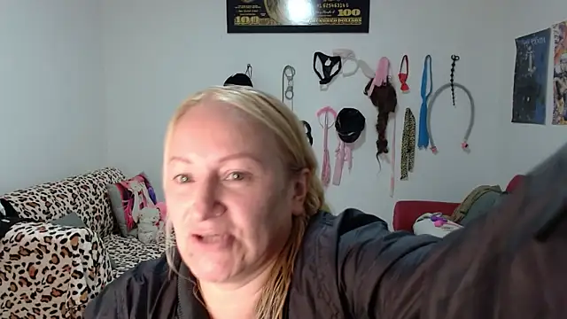 emperabigbootybigass online show from March 25, 2026, 12:37 pm