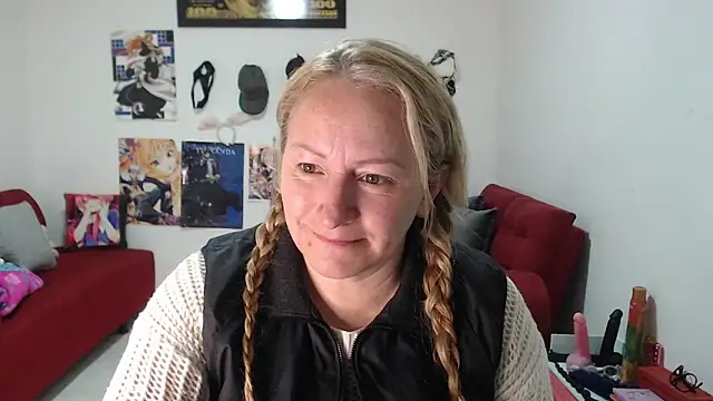 emperabigbootybigass online show from October 3, 2025, 12:17 pm