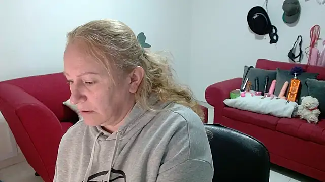 emperabigbootybigass online show from February 9, 2026, 12:14 pm